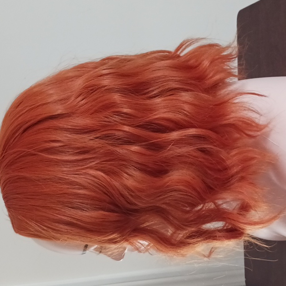 Reddish-orange wig - Picture 3 of 4